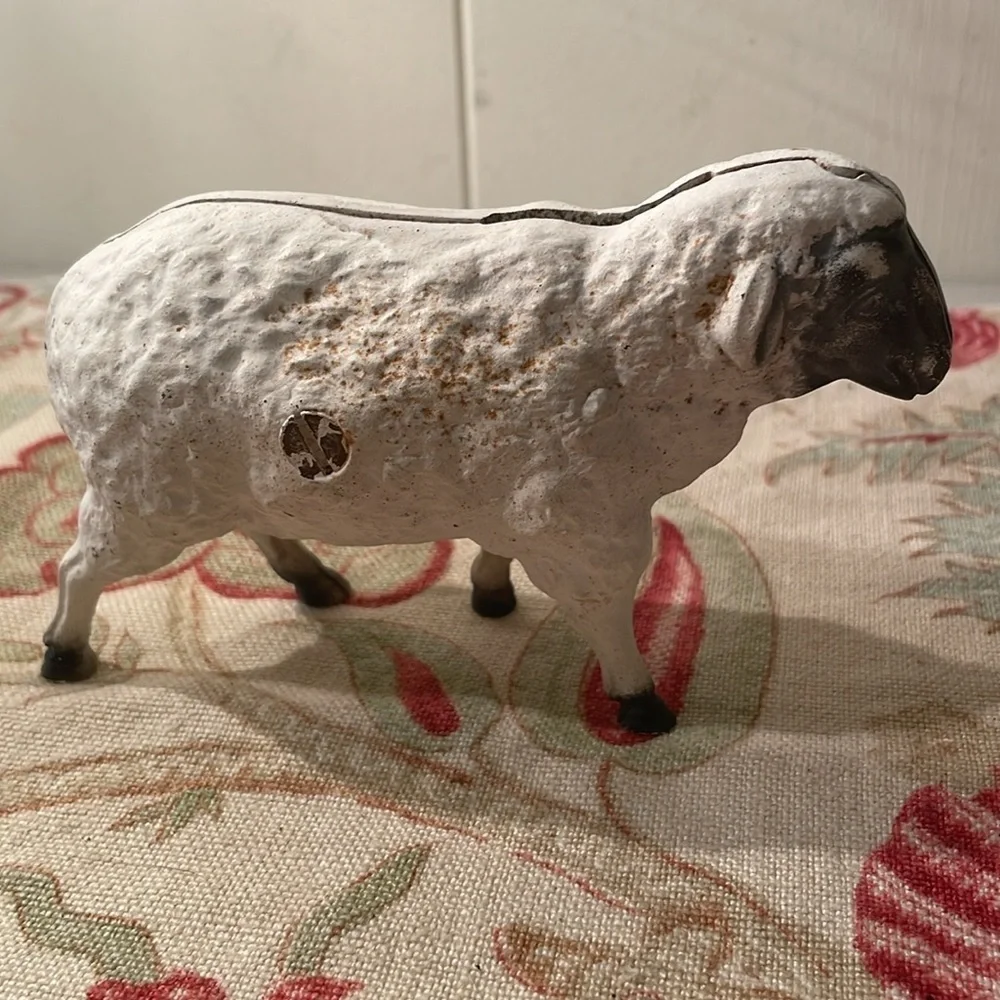 Vintage John Wright White Black Cast Iron Still Penny Lamb or Sheep Stand Bank - Picture 3 of 12